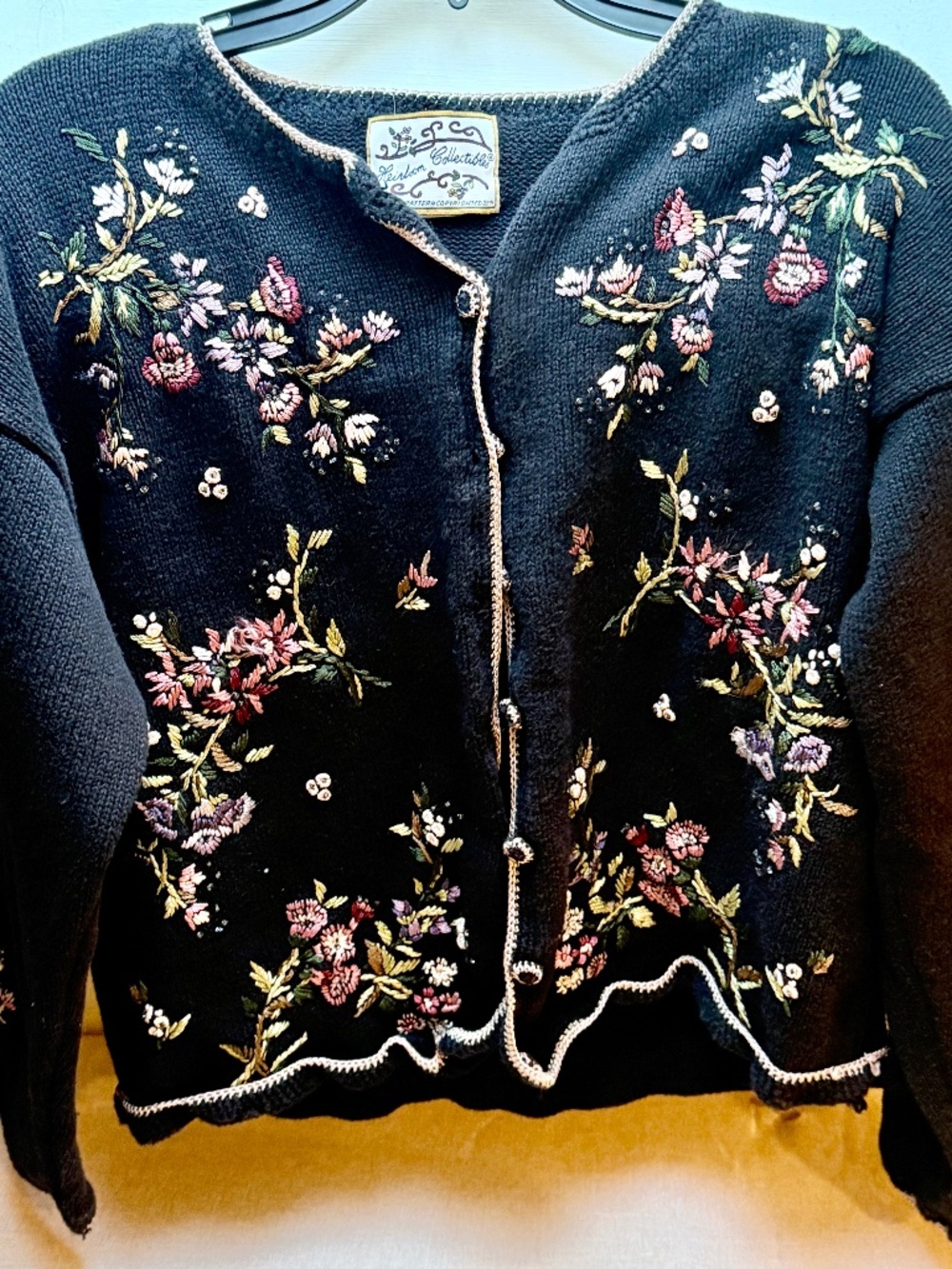 Vintage Black Heirloom Collectible Beaded Floral Cardigan Sweater Size Large